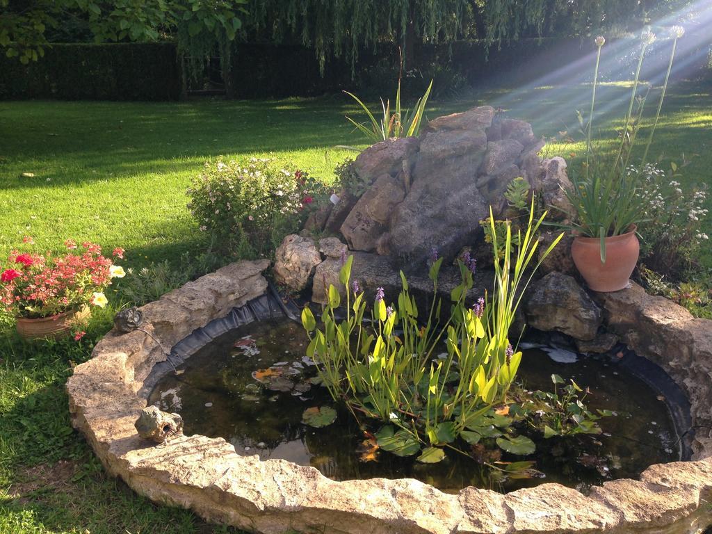 La Baronnie Bed & Breakfast Vieux-Pont Luaran gambar